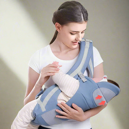 moment de tendresse maman enfant dans porte bébé