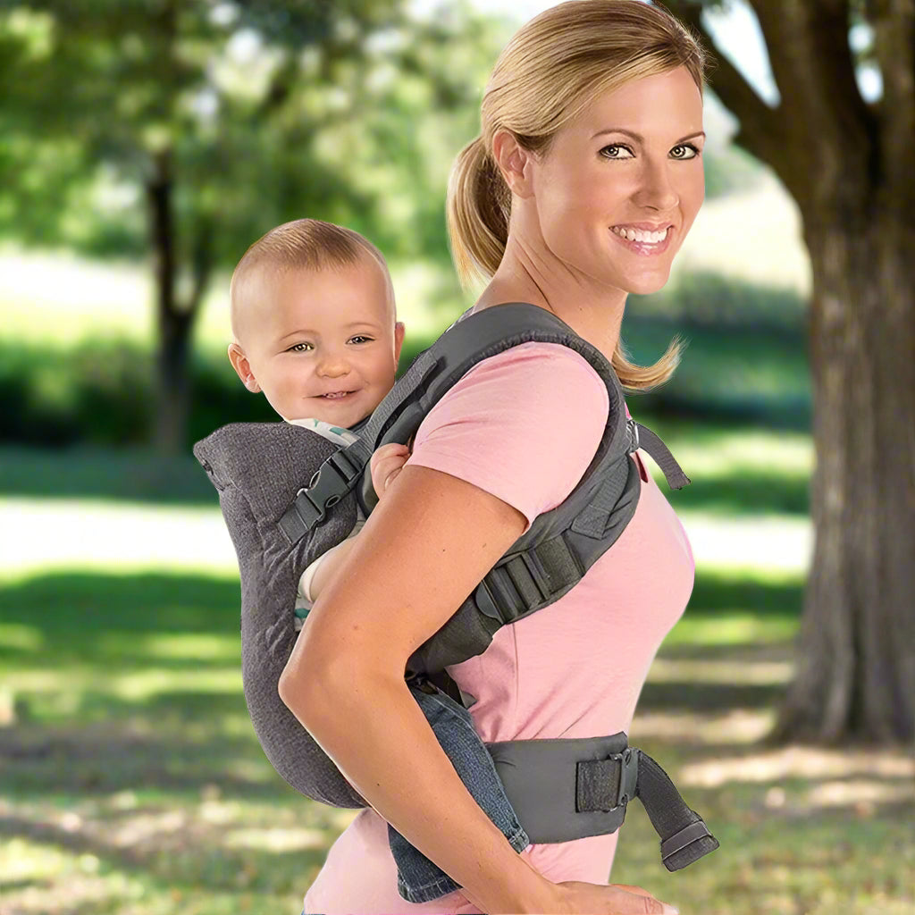 porte bebe mère porte son fils au dos